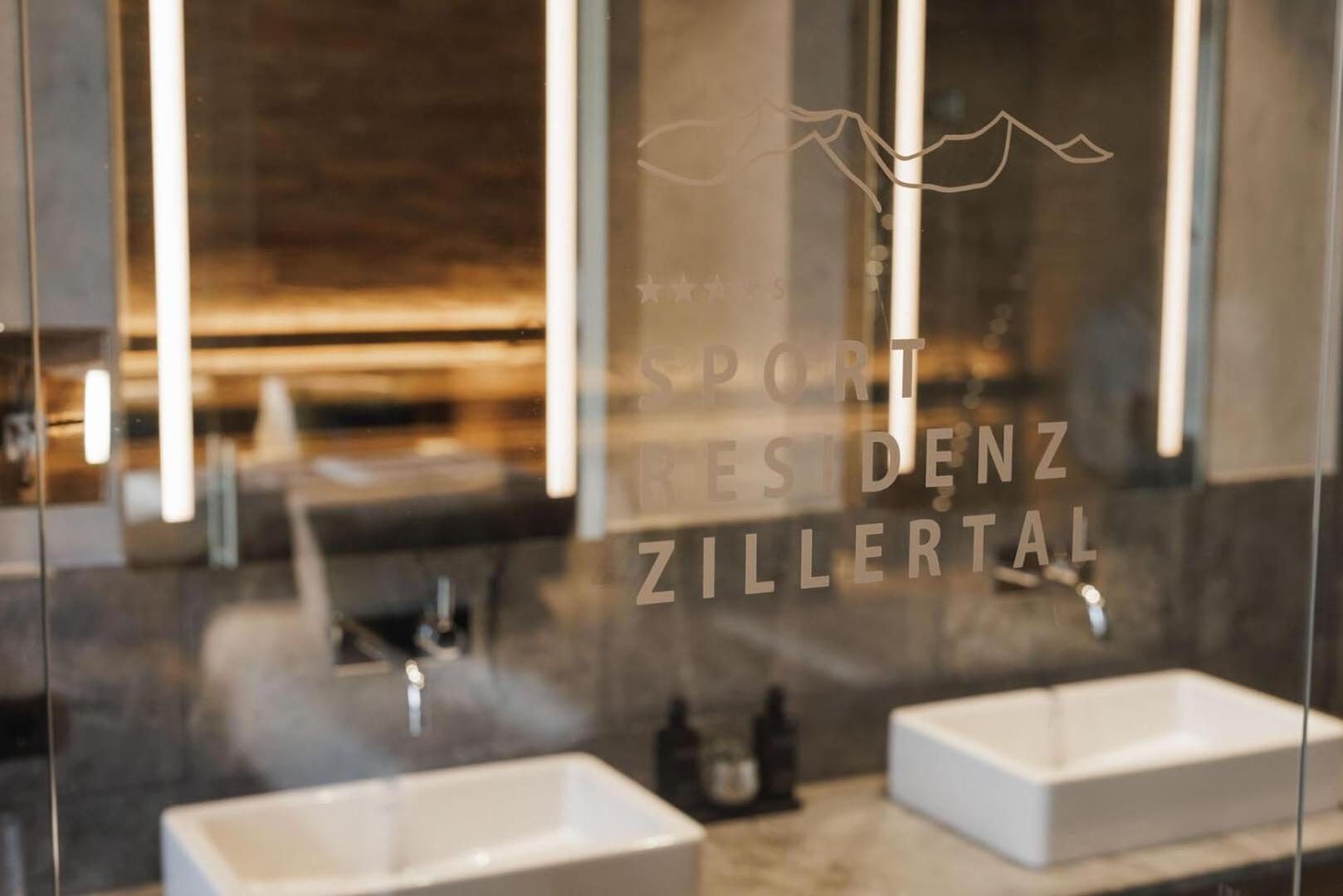 Sportresidenz Zillertal Hotell Uderns Exteriör bild